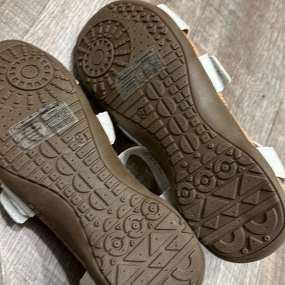 Bearpaw stone white Velcro adjustable comfort walking sandals size 9 - Picture 8 of 12